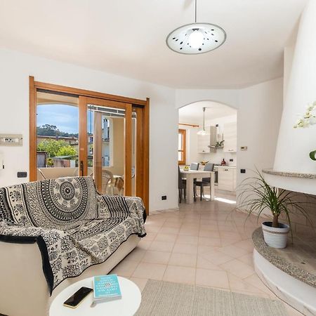 Casa A Due Passi Dal Mare Appartement Àrbatax Buitenkant foto