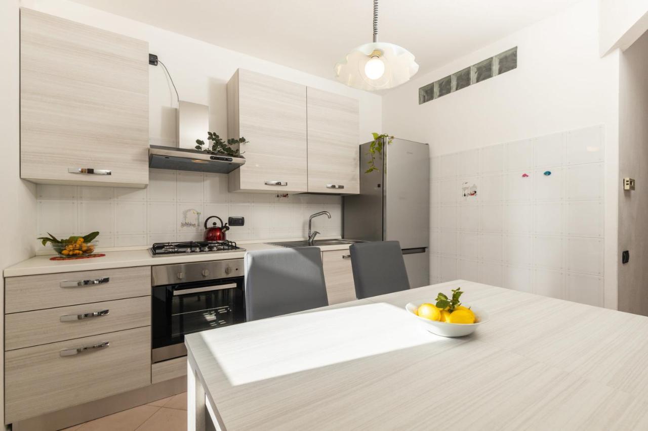 Casa A Due Passi Dal Mare Appartement Àrbatax Buitenkant foto