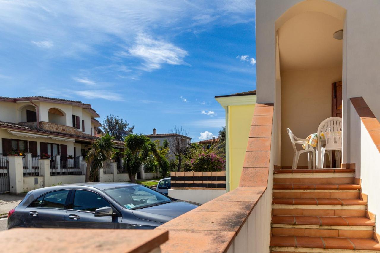 Casa A Due Passi Dal Mare Appartement Àrbatax Buitenkant foto
