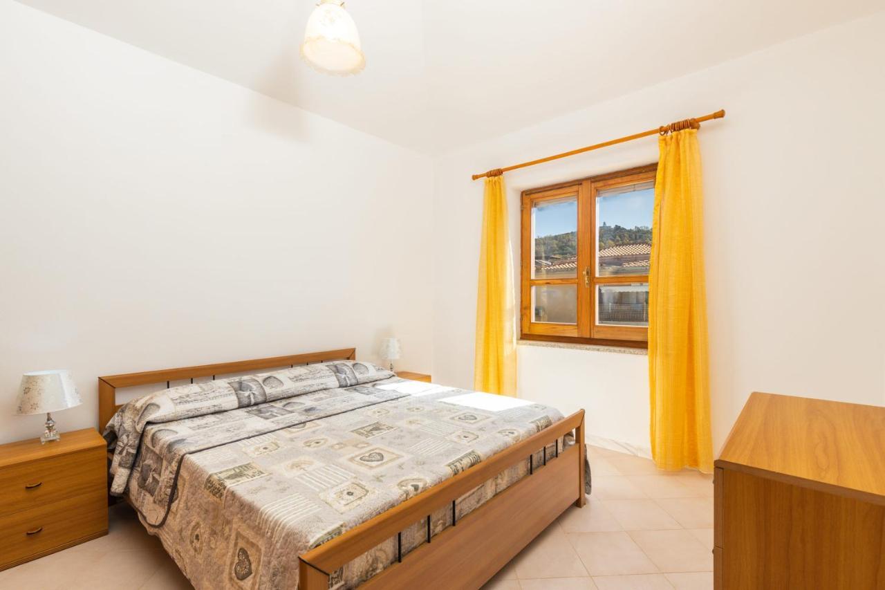 Casa A Due Passi Dal Mare Appartement Àrbatax Buitenkant foto