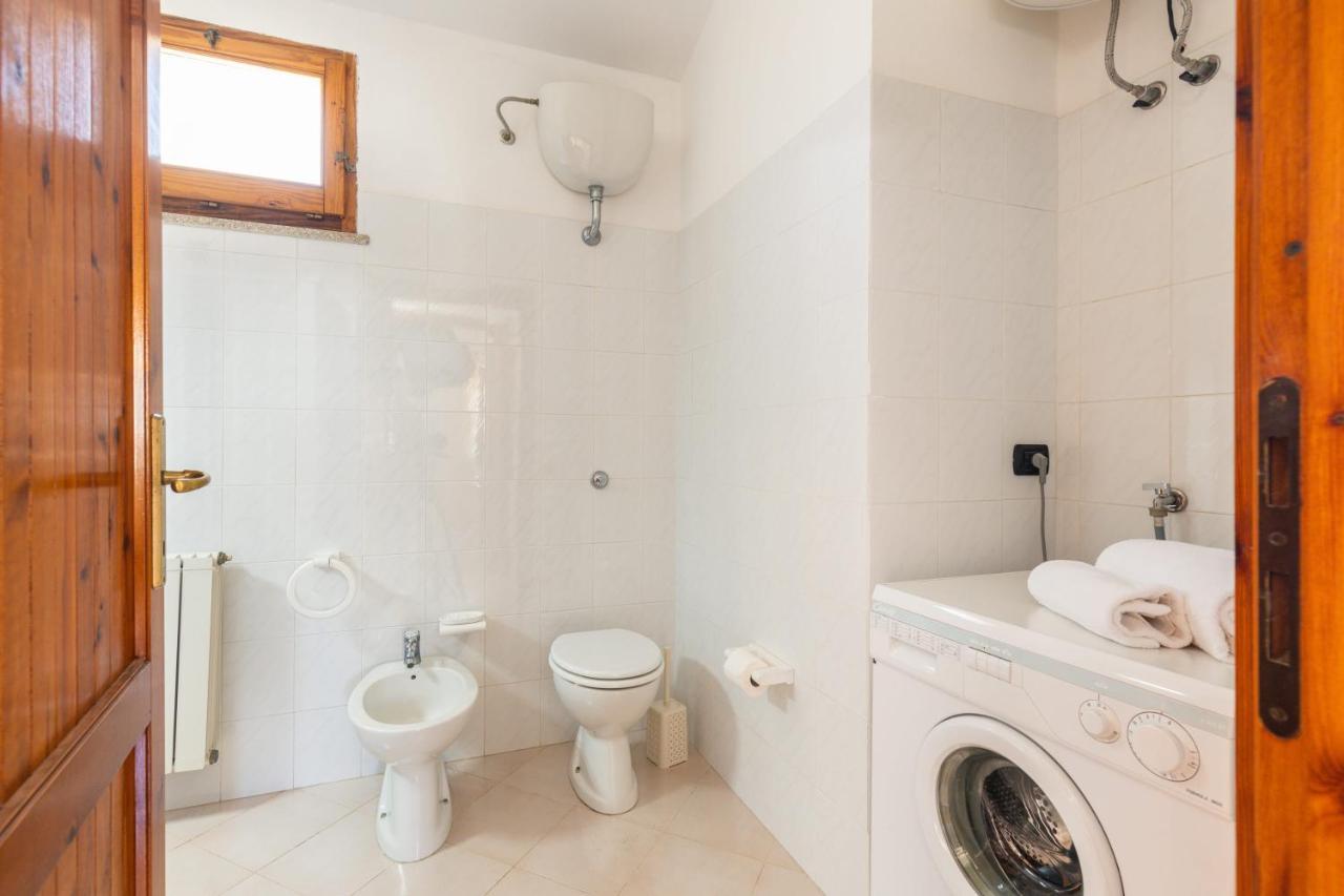 Casa A Due Passi Dal Mare Appartement Àrbatax Buitenkant foto