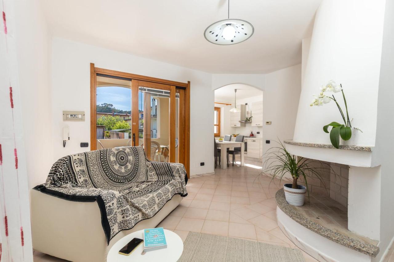 Casa A Due Passi Dal Mare Appartement Àrbatax Buitenkant foto