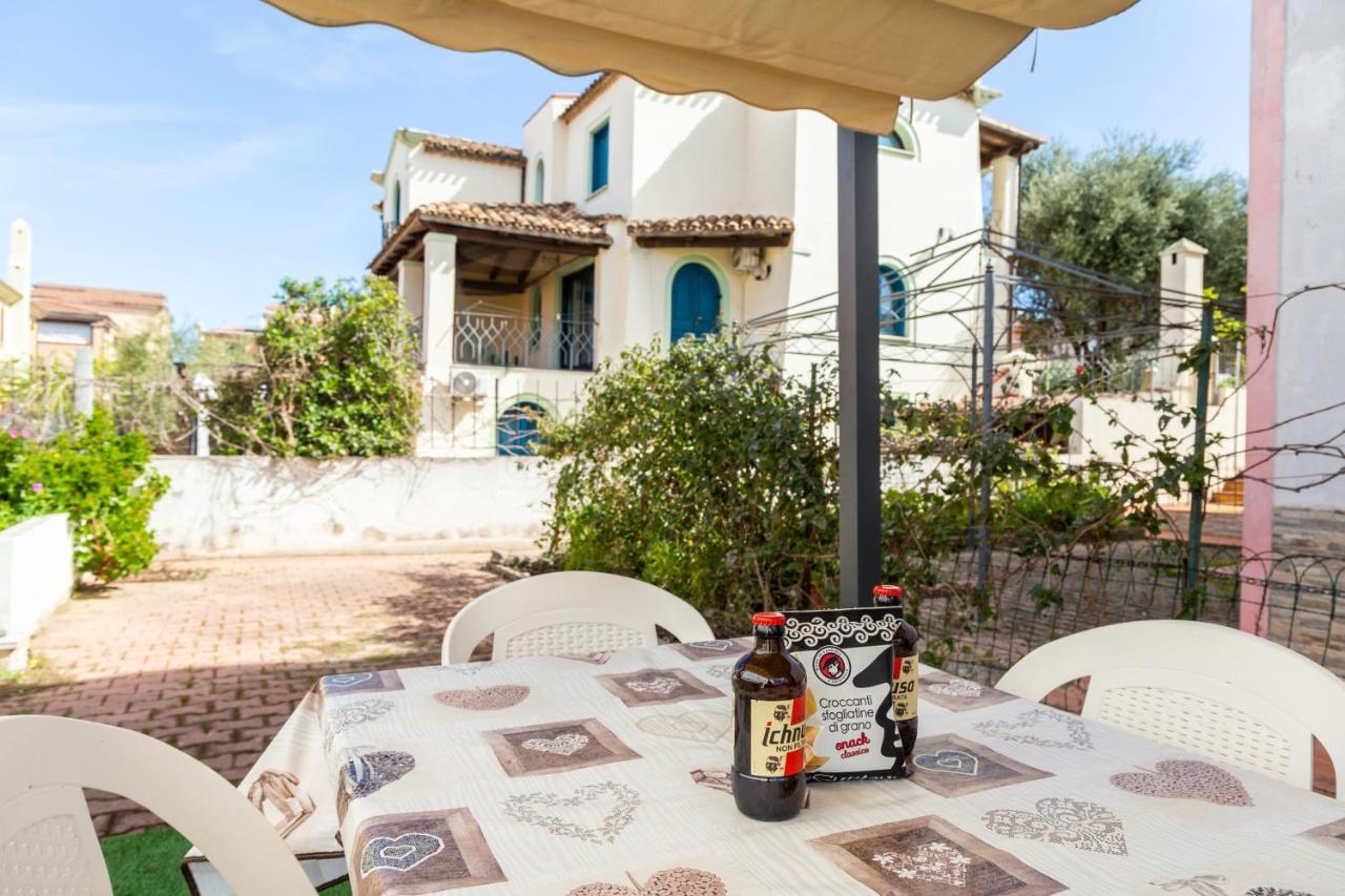 Casa A Due Passi Dal Mare Appartement Àrbatax Buitenkant foto