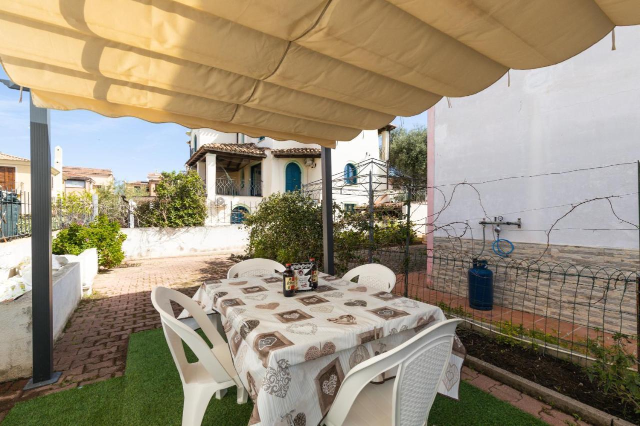 Casa A Due Passi Dal Mare Appartement Àrbatax Buitenkant foto